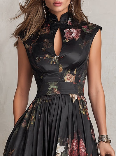 Robe midi fleurie noire à découpe cœur