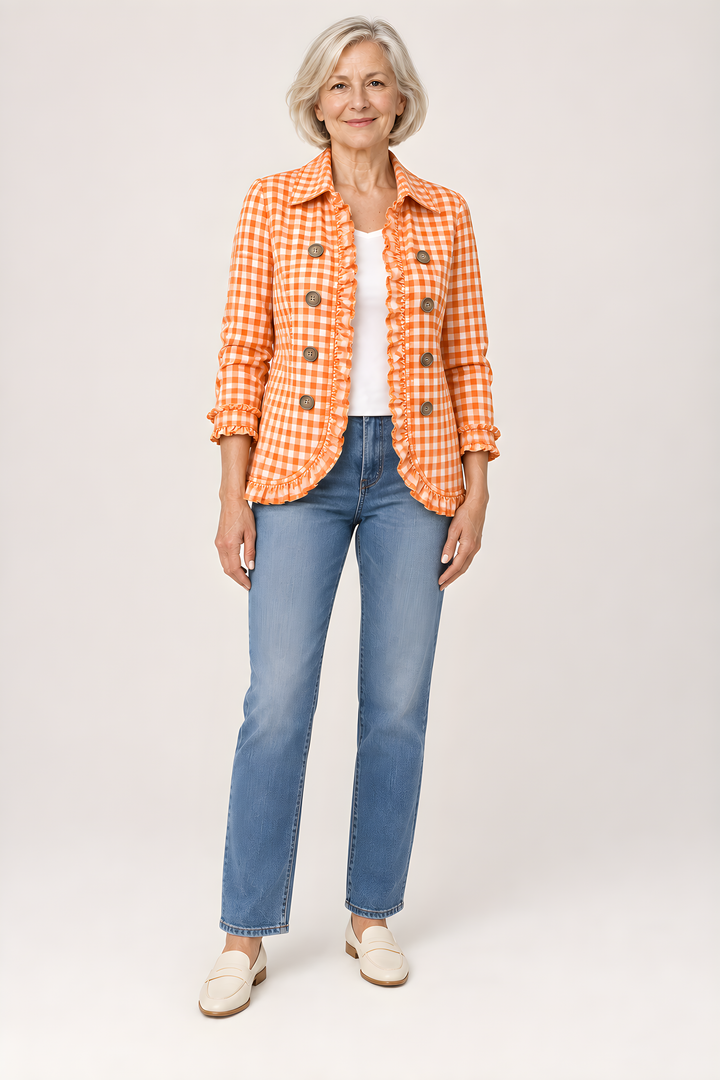 Veste Charlene Vichy à Volants Boutonnée en Vert, vue en pied, studio