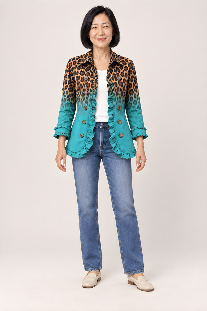 Veste Blazer Elspeth Léopard Dégradé à Volants en Turquoise, vue en pied, studio