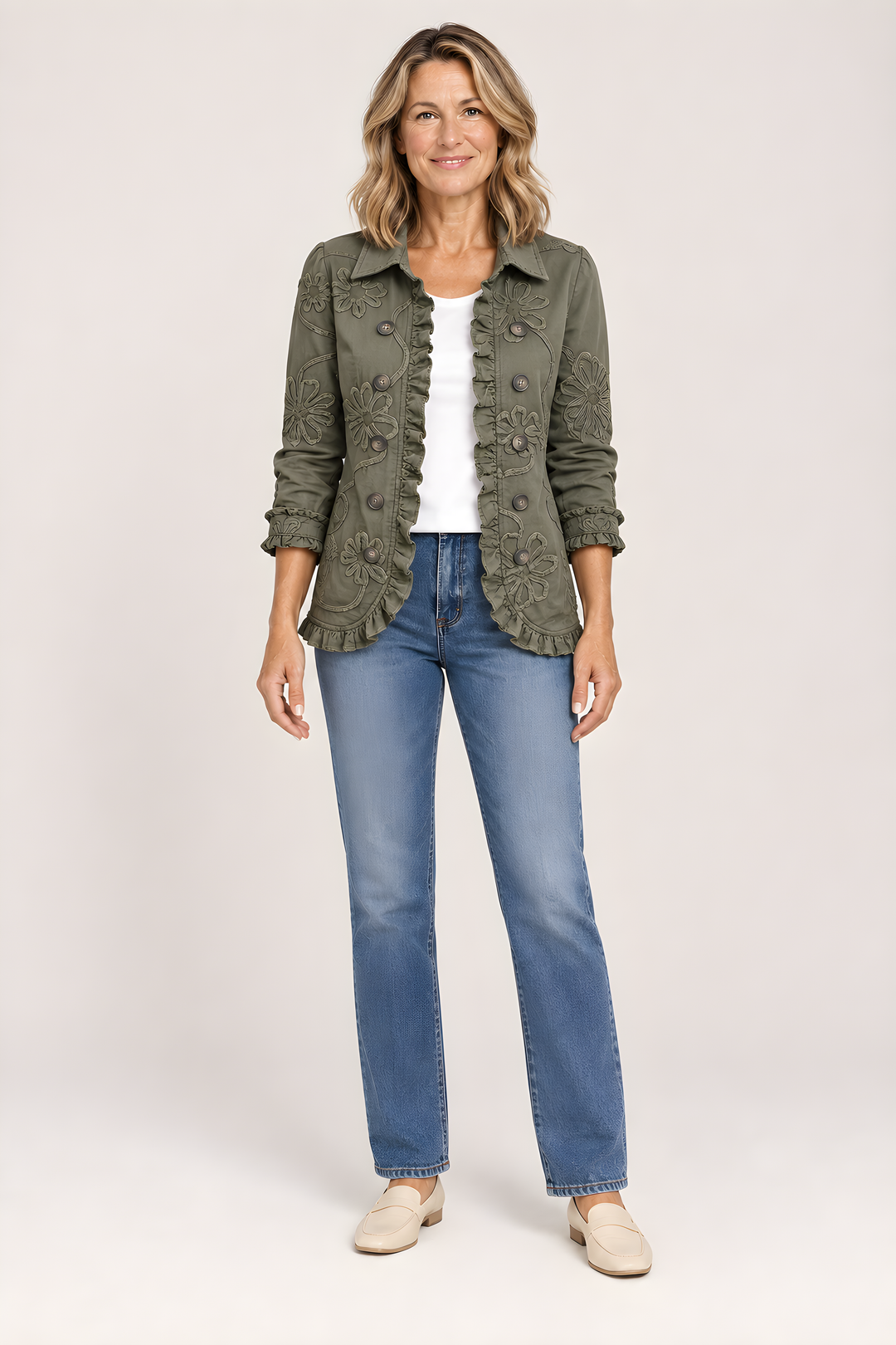 Veste Utilitaire Kamberly Fleurie Bohème en Vert rétro, vue en pied, studio