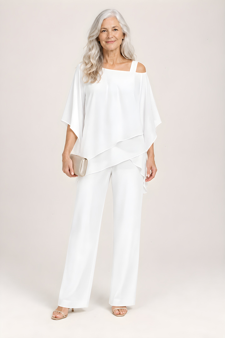 Ensemble deux pièces superposé Mariella en blanc, vue studio pleine longueur