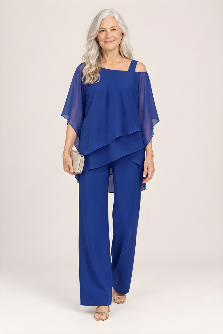 Ensemble deux pièces superposé Mariella en bleu, vue studio pleine longueur