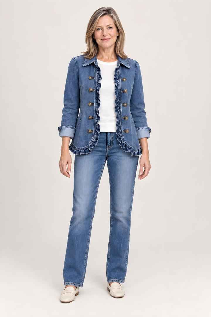 Veste Ruffelle à Volants en Bleu moyen, vue en pied, studio